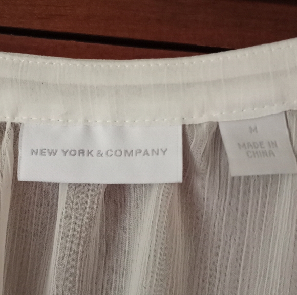 ⚘New York & Company blouse ⚘ - Picture 5 of 5